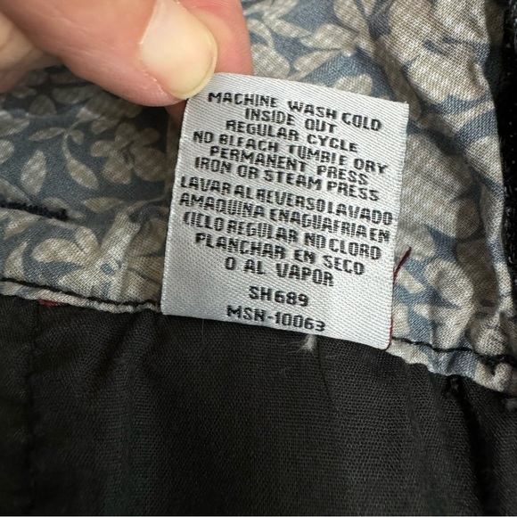 One 5 One Women’s Dark Denim Bermuda Shorts - Picture 7 of 7